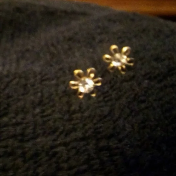 Gold (tone) & Rhinestone Stud Earrings - Picture 5 of 6